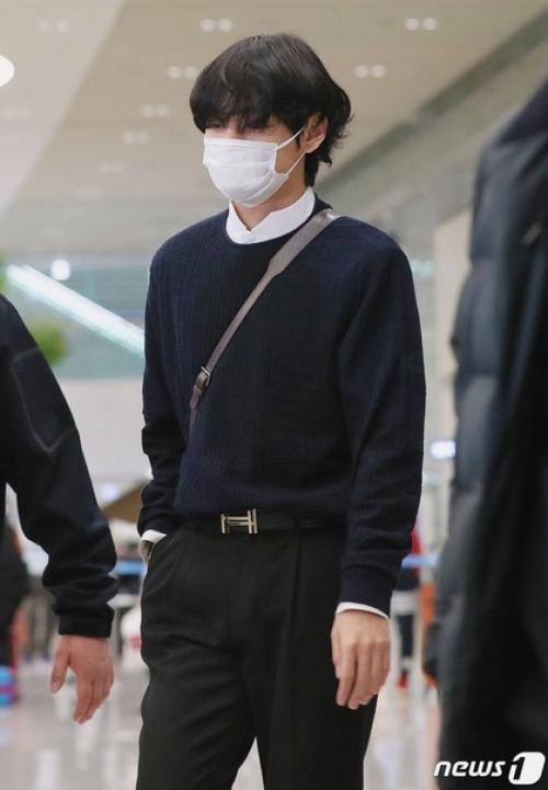 Allkpop лучшие модные моменты V из BTS: самые элегантные зимние образы Ким тэхёна. 04