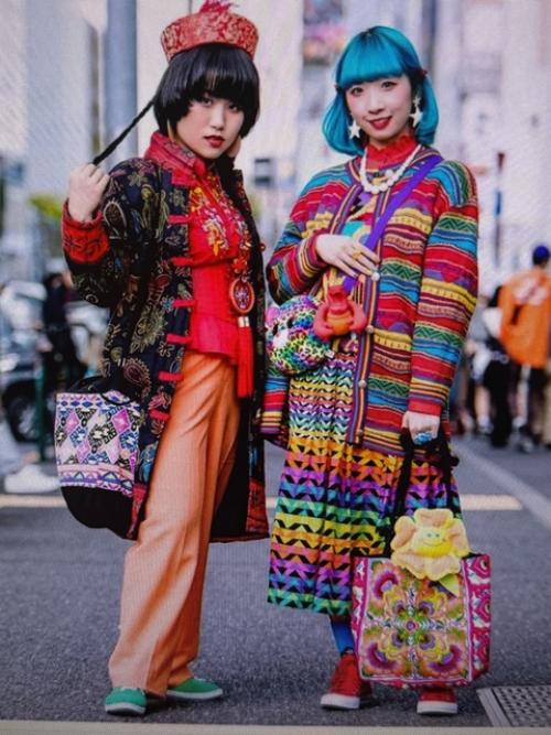 Новогодняя фитнес- тренировка!  Повеселились от души!  Все девчата просто. Спасибо Анечке за такой чудесный вечер и позитивное настроение! 03