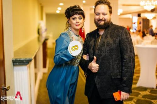 Настроение, как в песенке J. Balvin & Willy William - Mi Gente (Busta K Remix), не знаю, про новый год там или нет? 03