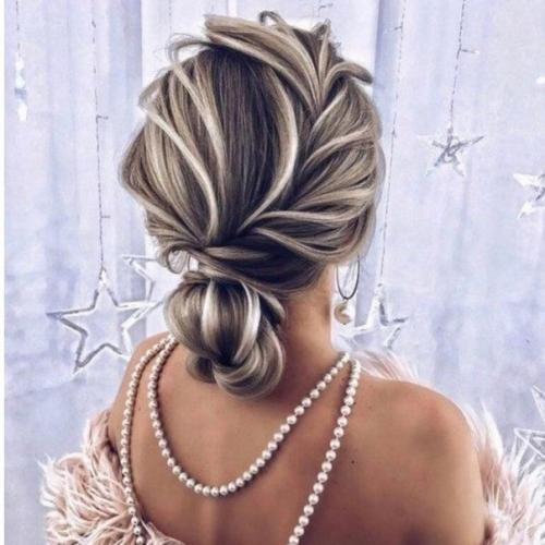 Женские прически на новый год 2023. 08