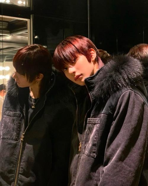 Theqoo Антон из Riize с маллетом для Louis Vuitton. 04