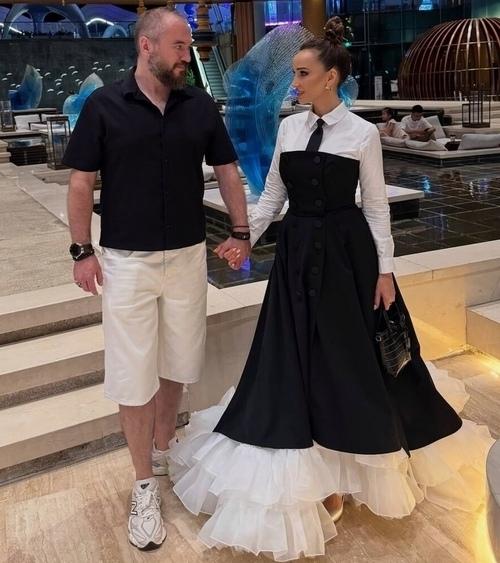 Анфиса Чехова поделилась фото в бикини в честь 48-го дня рождения.  