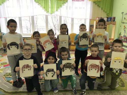 Детскийсадберёзка. На этой неделе ребята подробно с профессией Парикмахер ознакомились. 04