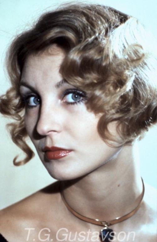 Прически 1970-х: романтические локоны. 01