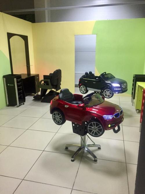 Совсем скоро покажем вам законченный вид нашей кропотливой работы, остались элементы декора, для большего уюта детской и мужской парикмахерской. 03