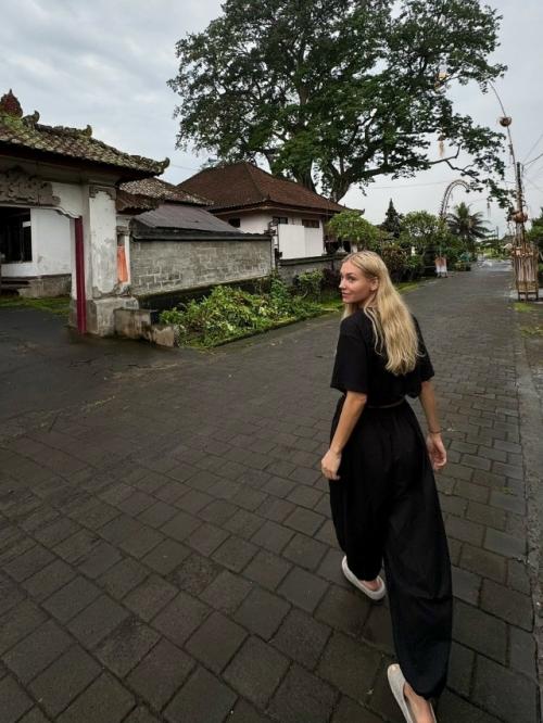 Кристина асмус на Бали с дочерью и бойфрендом отдыхает. 03