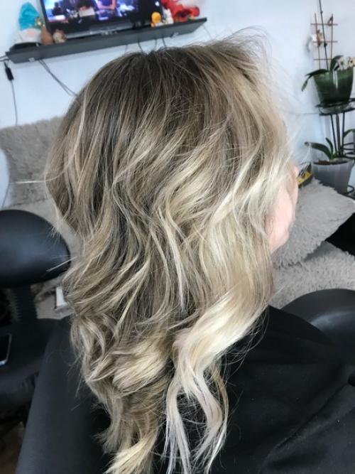 Лёгкая небрежность в укладке. 03