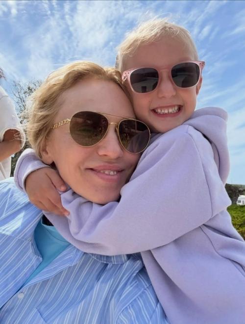 Фотоплёнка Полна Тёплых Воспоминаний с Семьей: 01