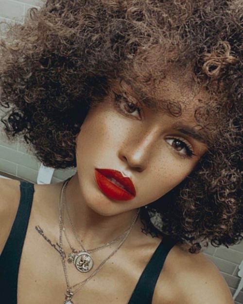 3 иверт вошла в топ самых красивых женщин России. 02