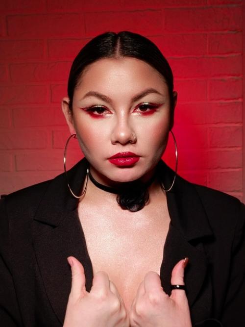 С праздником!  Нам часто не хватает времени на себя любимых. 04