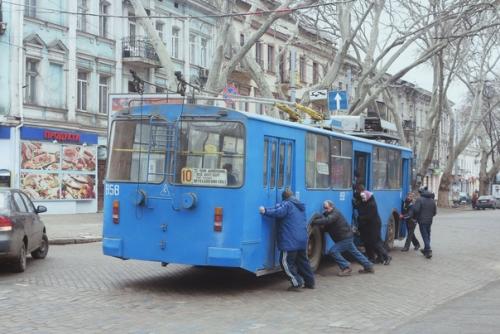 Простите меня, что выбираю радоваться и танцевать несмотря на боль и истерику. 08