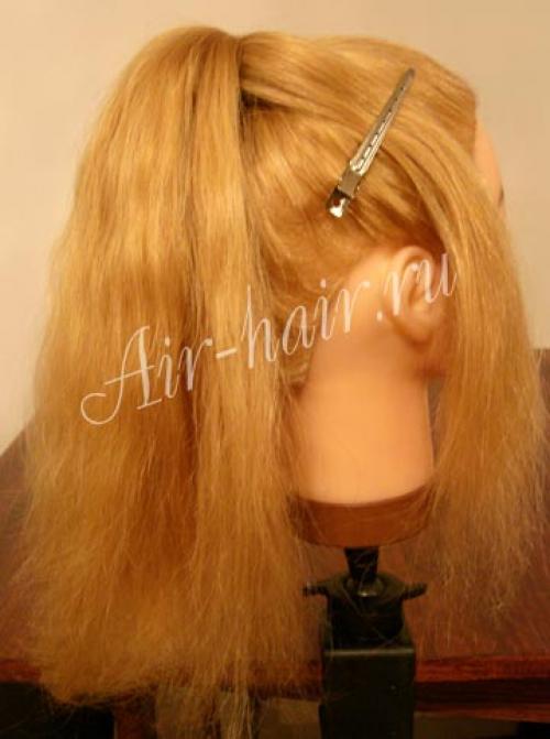 Для кельтской косы необходима достаточная длина пряди, так как в конце мы будем подтягивать волосы вверх. 03