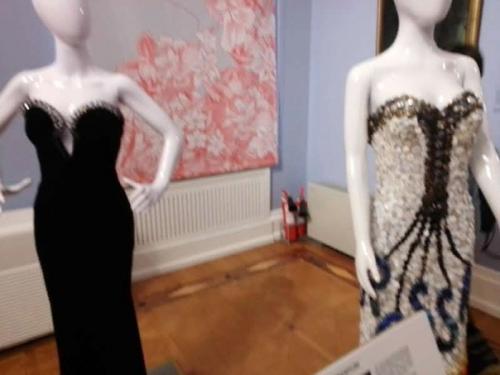 В НГХМ- дом Сироткина открылась выставка Платье с Историей. 02 В НГХМ- дом Сироткина открылась выставка Платье с Историей. 02