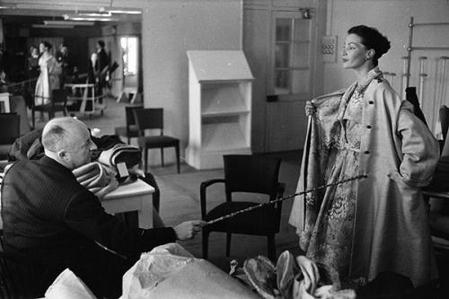 Christian Dior?  На сегодняшний день духи от Кристиан Диор являются одними из самых известных и почитаемых во всем мире. 01 Christian Dior?  На сегодняшний день духи от Кристиан Диор являются одними из самых известных и почитаемых во всем мире. 01