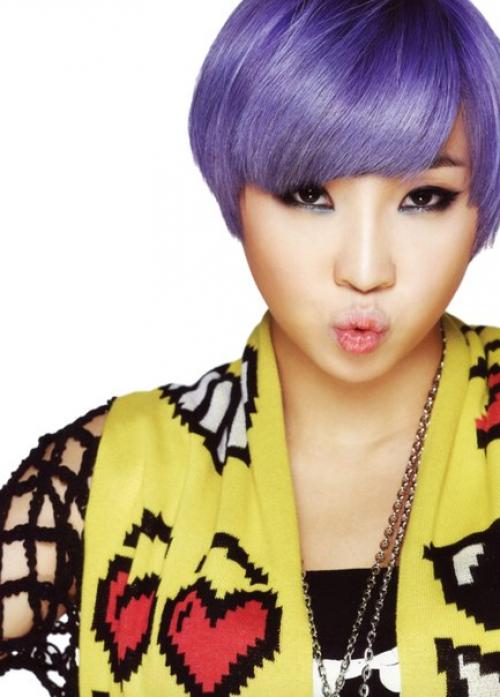 16 женщин айдолов, которые шокировали фанатов неожиданно обрезав свои длинные волосы (1). 05