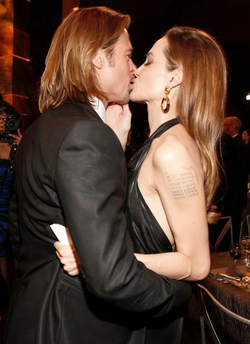 Брэд питт часто непроизвольно повторяет стиль своих партнерш. 05