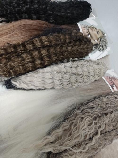 Весна, самое время снять шапки и удивлять причёсками. 03