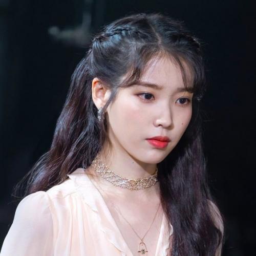 090323: какая прическа больше всего идет Айю? 06