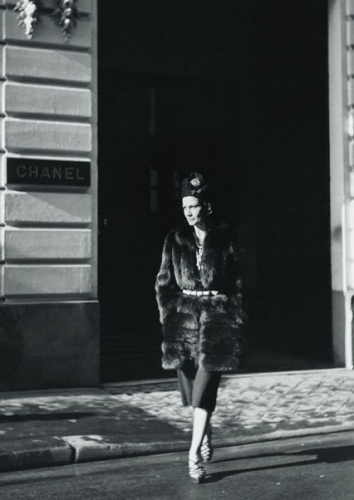 Пламя первой мировой войны не остановило триумфального вхождения Коко в мир моды. 07 Пламя первой мировой войны не остановило триумфального вхождения Коко в мир моды. 07