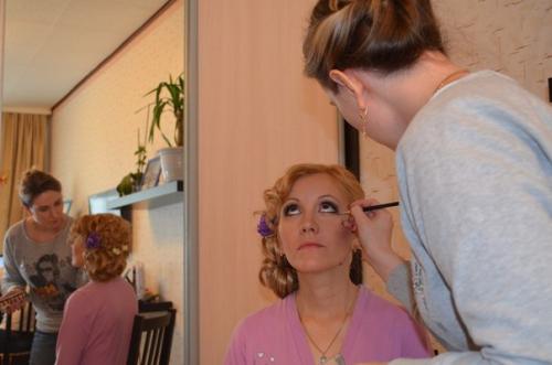 Решила предложить 6 и 7 марта бесплатную прическу или локоны для прекрасных дам днем, на моей территории (зеленка. 02