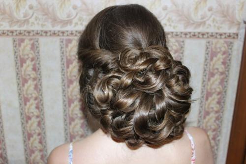 Решила предложить 6 и 7 марта бесплатную прическу или локоны для прекрасных дам днем, на моей территории (зеленка. 01