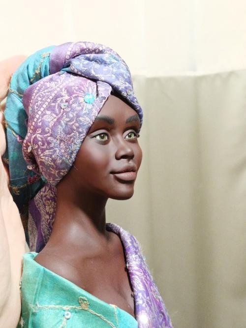 Примерка образа!  Немного отсвечивает и искажаются цвета (фото сделано вечером с электричеством), но всё же. 04