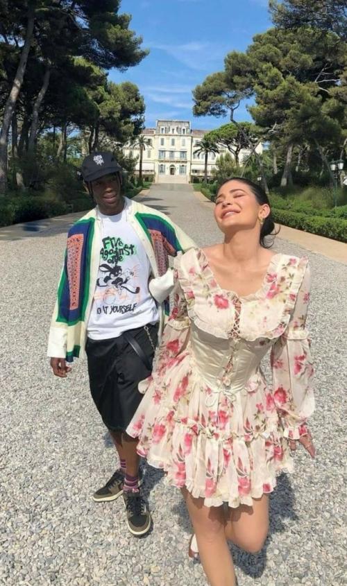 Трэвис скотт подколол шаламе после Оскара. 01