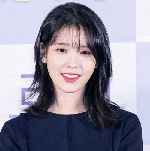 090323: какая прическа больше всего идет Айю? 01