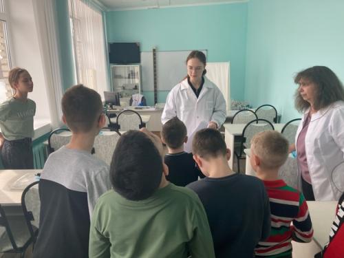 29 марта в городском межшкольном учебном комбинате номер 2 встречали гостей из владимирского детского дома им. 03