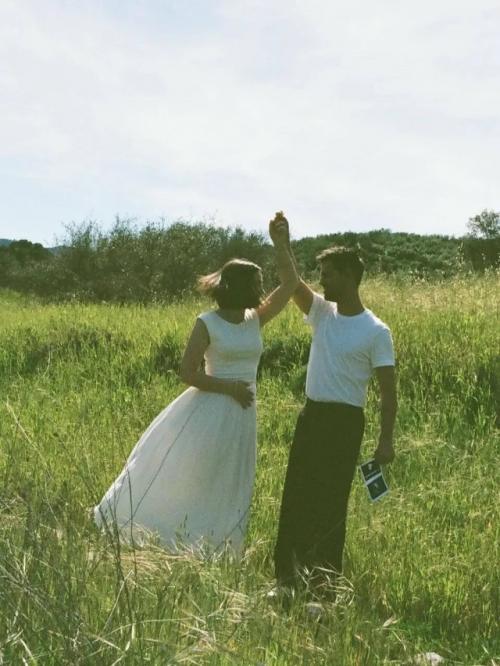 Звезда Сумерек Тейлор лотнер и его супруга ждут первенца. 02