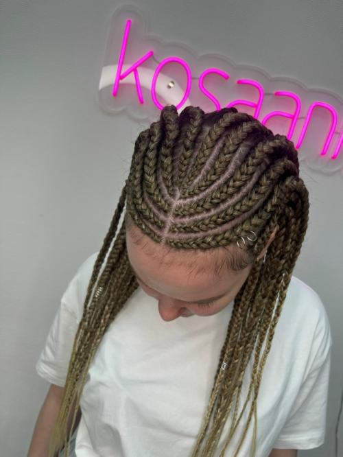 Нашумевшая причёска, про которую вы спрашиваете чаще всего. 04