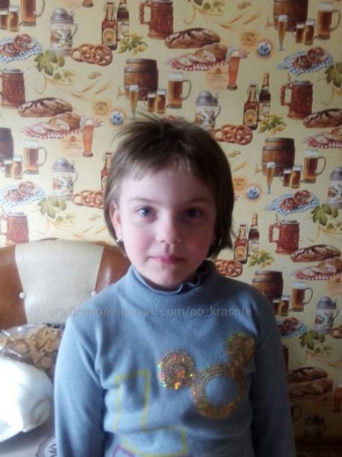 г. Минск. Я за месяц до выпускного из садика решила подровнять дочке прическу. 01