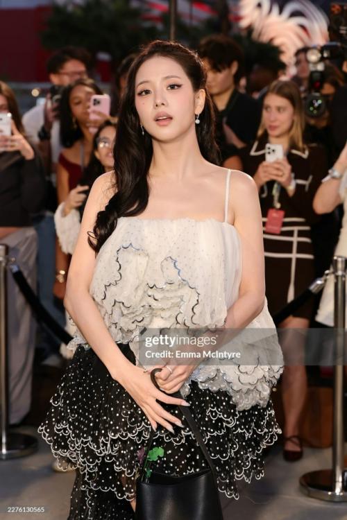 150526: джису из Blackpink на показе Dior. 04