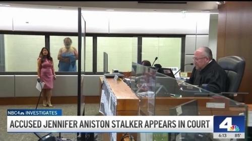 Мужчине, преследовавшему Дженнифер энистон, назначили психиатрическую экспертизу. 03