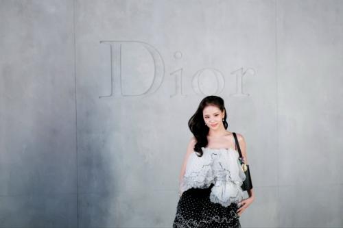 150526: джису из Blackpink на показе Dior. 07