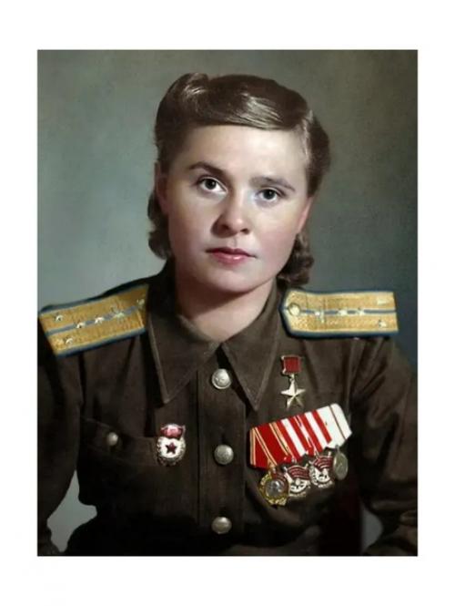 Я бы делала им прически пожизненно и просто так, как дань памяти. 01 Я бы делала им прически пожизненно и просто так, как дань памяти. 01