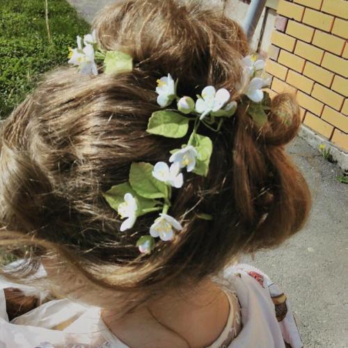 Пора выпускных и свадеб наступила. 09