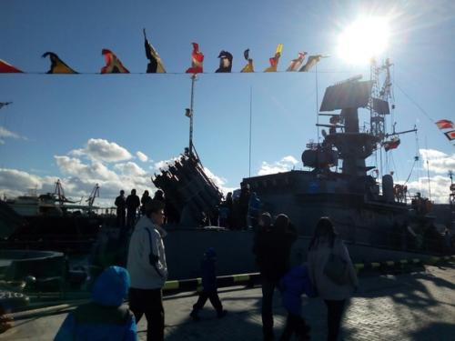 Парад проспали. Успели на экскурсию боевых кораблей. 07