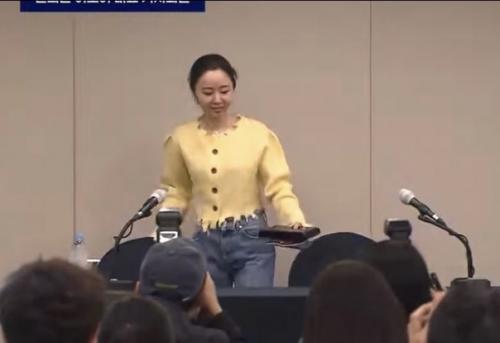 Instiz мин хиджин красивый ход ft сделала. 01