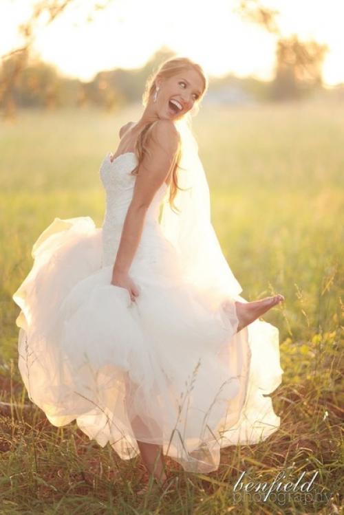 Когда видишь лучезарную улыбку невесты, всё остальное меркнет на её фоне. 02 Когда видишь лучезарную улыбку невесты, всё остальное меркнет на её фоне. 02