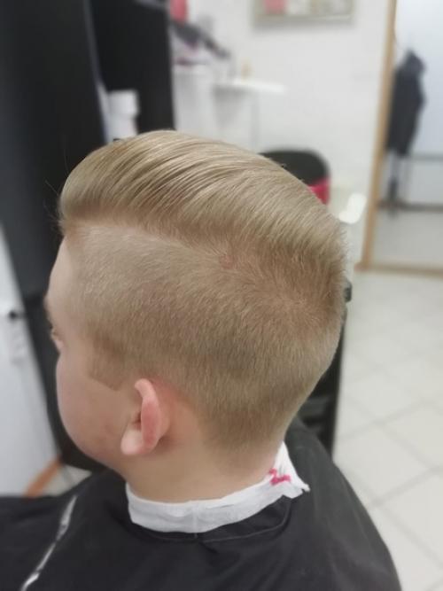 Мужская стрижка - это отличный способ самовыражения. 01