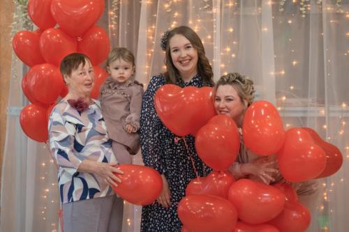 Юбилейные фото.  Для меня это был замечательный праздник, много песен, прекрасная ведущая, замечательные гости, любимые и близкие. 06