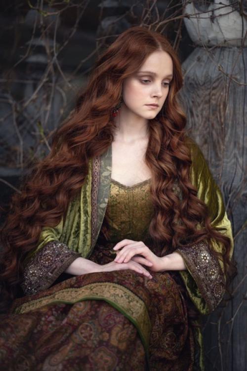 Недавно мне довелось снимать исключительную красавицу, девушку с потрясающими глазами и шикарными рыжими волосами. 01