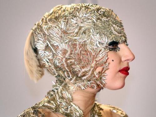 10 самых эпатажных образов леди гаги. 02