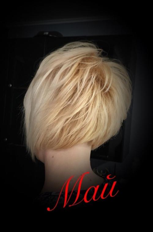 Без сомнения, модные короткие стрижки для женщин могут сделать девушку нежной и романтической леди, а могут прибавить дерзости. 01