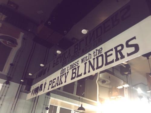 T. Shelby Barbershop с 9 июня ждёт всех за модными стрижками, а пока мы делимся с вами нашим дизайном. 04