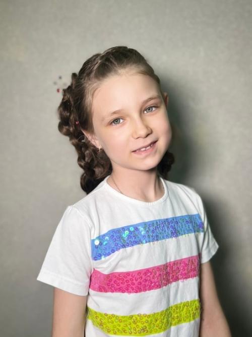 Увидела фото с причёской, решили с Устиньей попробовать. 02