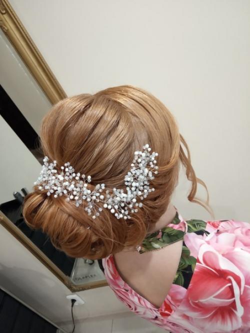 Девченки _выпускницы. Кто еще не записался на прическу, пишите и. 03