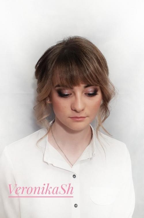 Очень важно, чтобы прическа была красивой на фото не только сзади, но и спереди. 07