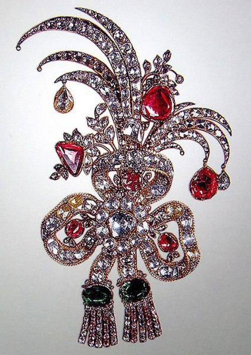 Эгрет (фр.  Aigrette - Хохол, Султан) - это мужское украшение, которое одевалось на чалму или другой головной убор по центру, в середине лба. 06